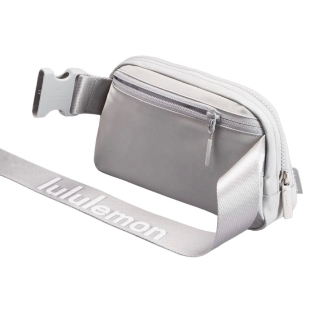 NWT Lululemon Everywhere Belt Bag Fanny Pack Silver Drop White Logo Strap